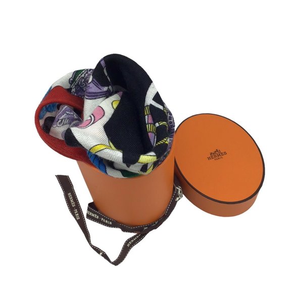 HERMES Triangle Scarf Rosange - Picture 10 of 10